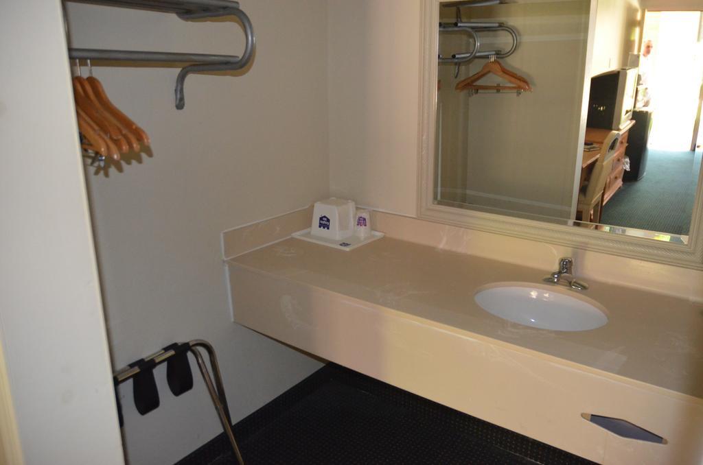 Knights Inn Memphis Airport Ngoại thất bức ảnh